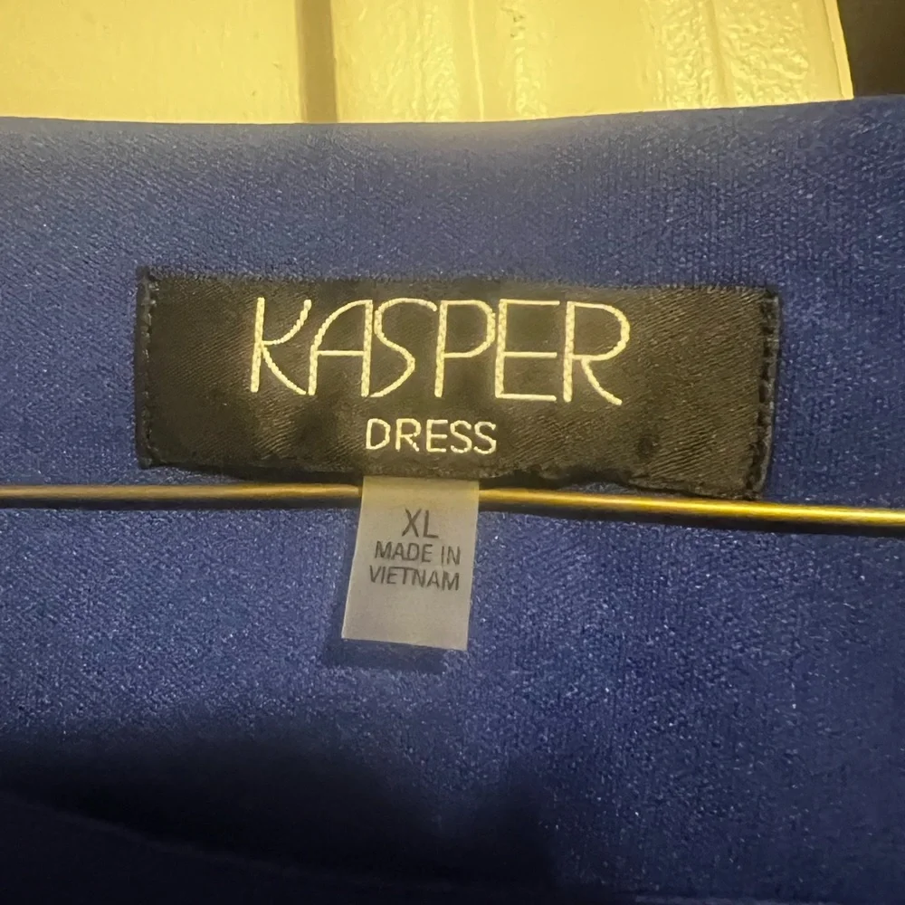Kasper Long Sleeve Coloblocked Sheath Dress - Picture 5 of 6